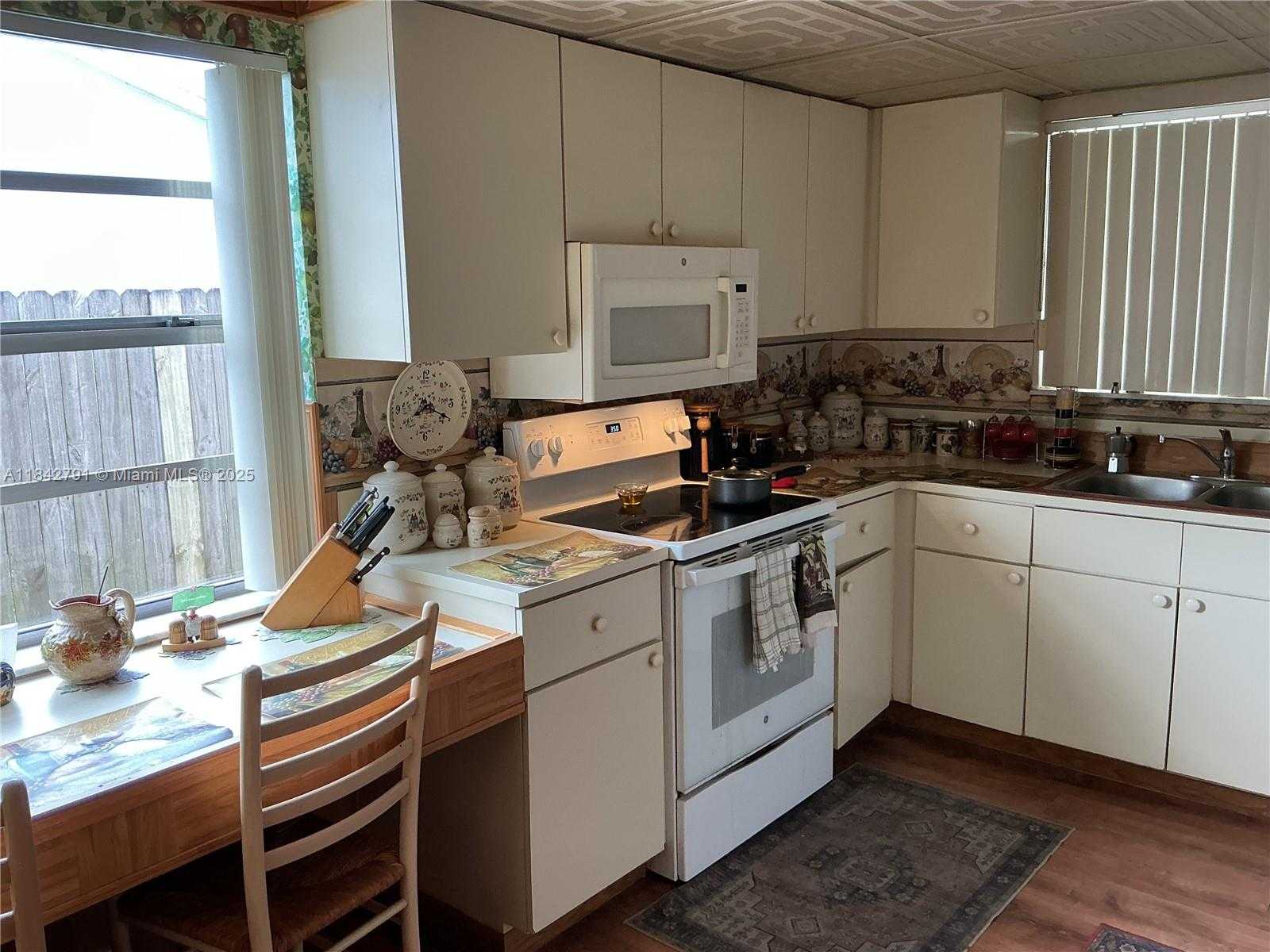 Small Image of 25935 SOUTH WEST 123RD AVE, Homestead Number 9