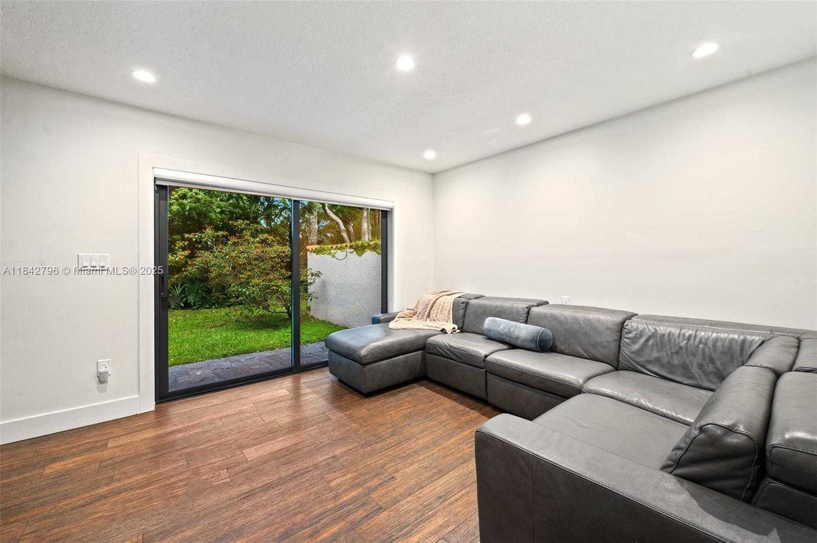 Small Image of 29733 SOUTH WEST 173RD CT, Homestead Number 19