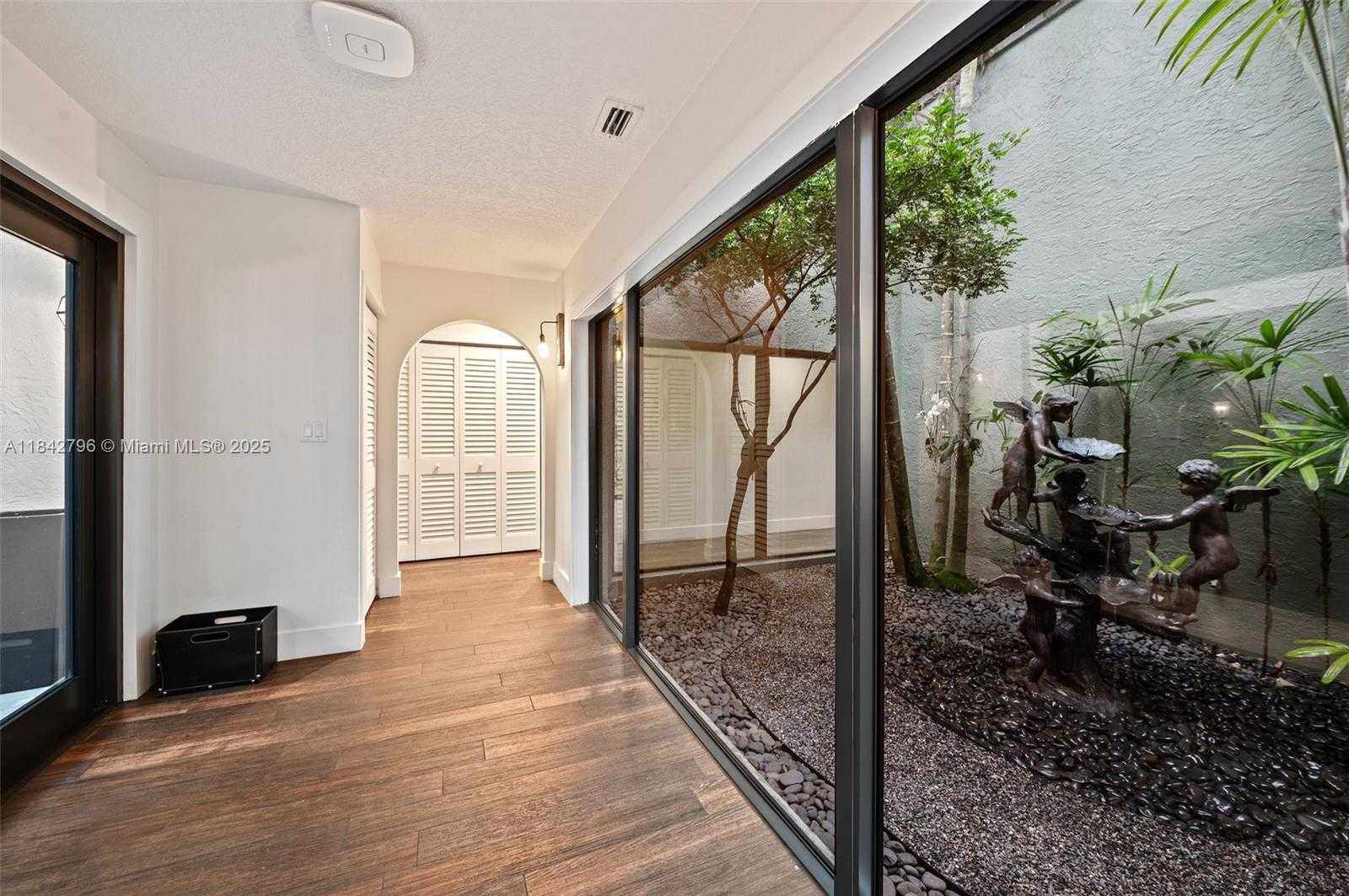 Small Image of 29733 SOUTH WEST 173RD CT, Homestead Number 4
