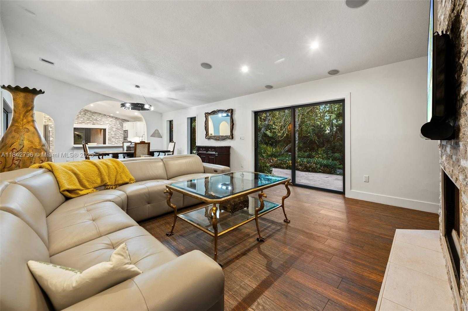 Small Image of 29733 SOUTH WEST 173RD CT, Homestead Number 5