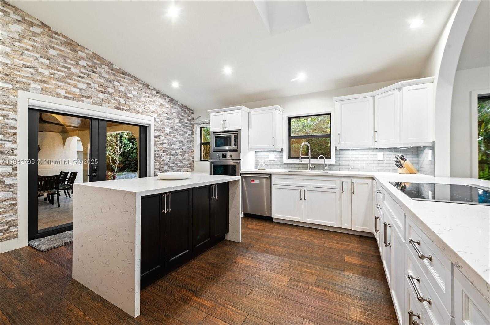 Small Image of 29733 SOUTH WEST 173RD CT, Homestead Number 8