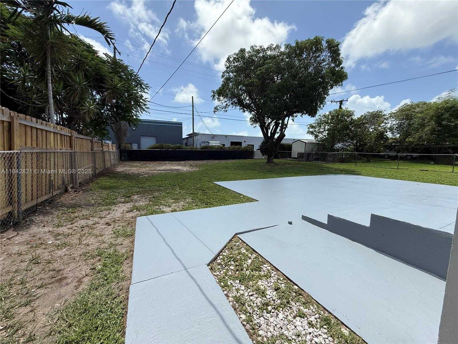 Small Image of 12235 NORTH EAST 12TH PL, North Miami Number 14