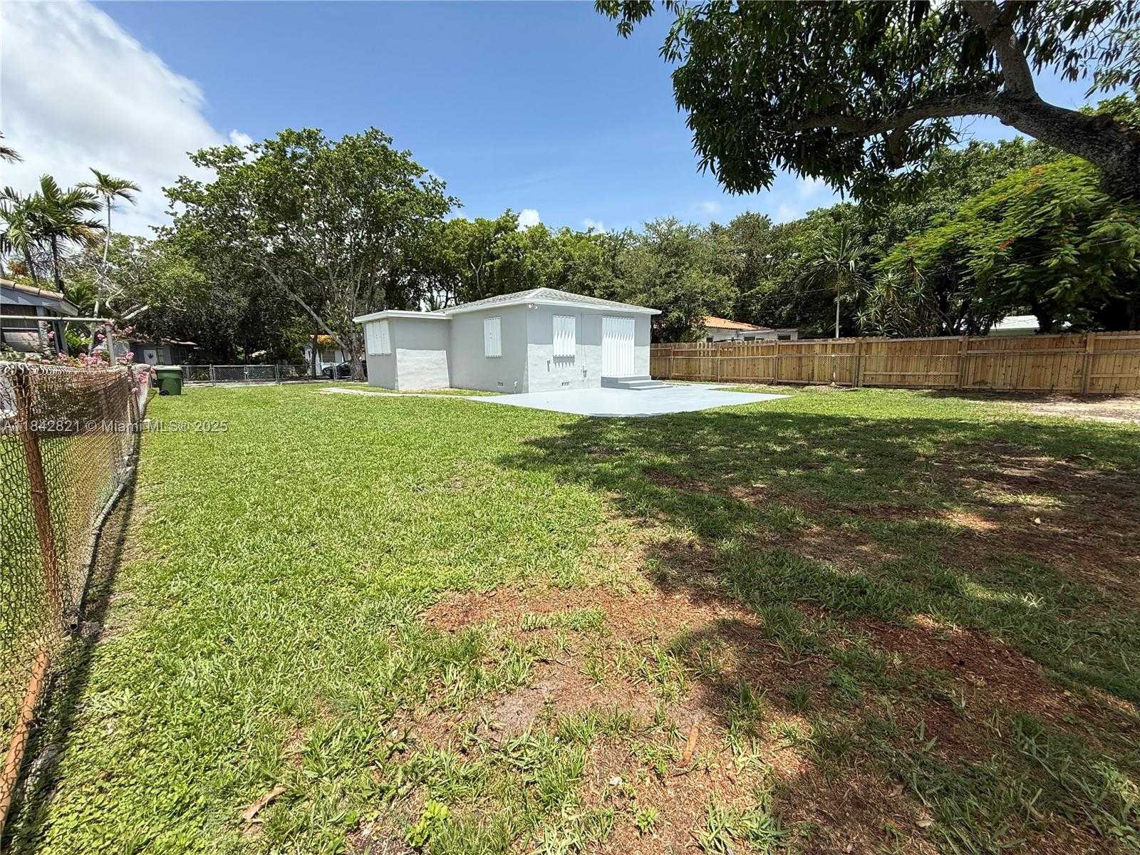 Small Image of 12235 NORTH EAST 12TH PL, North Miami Number 17