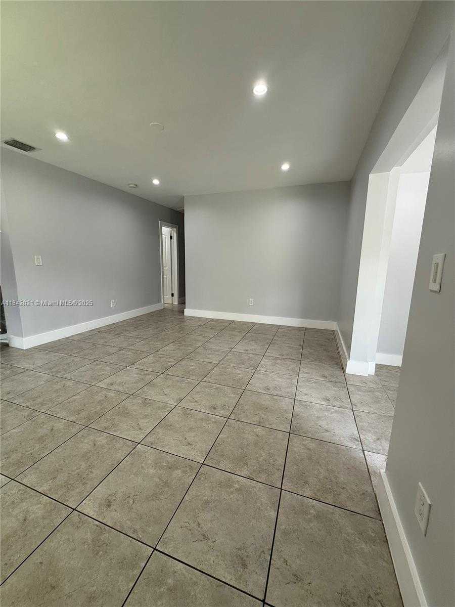 Small Image of 12235 NORTH EAST 12TH PL, North Miami Number 4