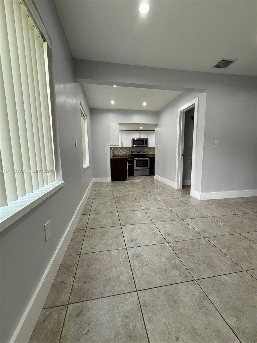 Small Image of 12235 NORTH EAST 12TH PL, North Miami Number 5