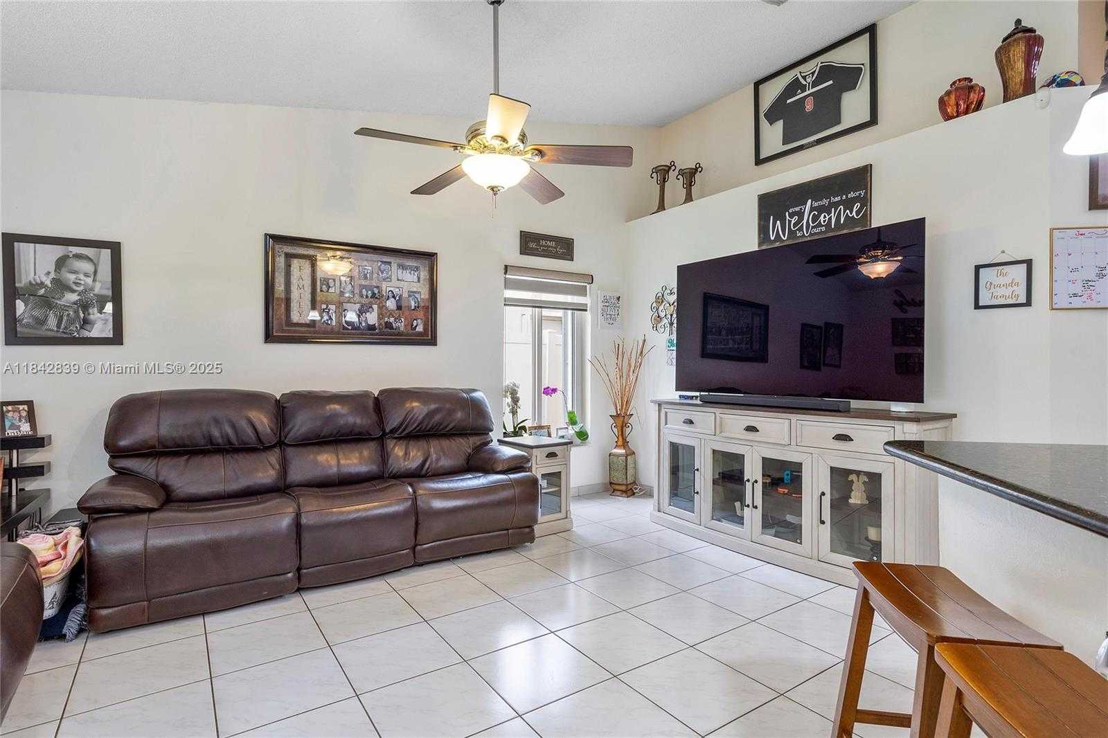 Small Image of 1841 SOUTH WEST 124TH WAY, Miramar Number 15