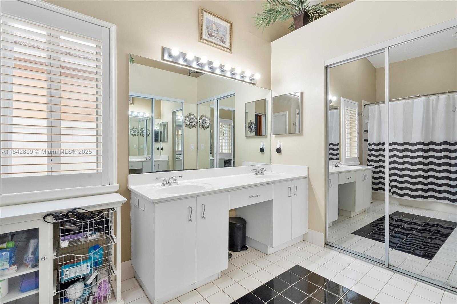 Small Image of 1841 SOUTH WEST 124TH WAY, Miramar Number 23