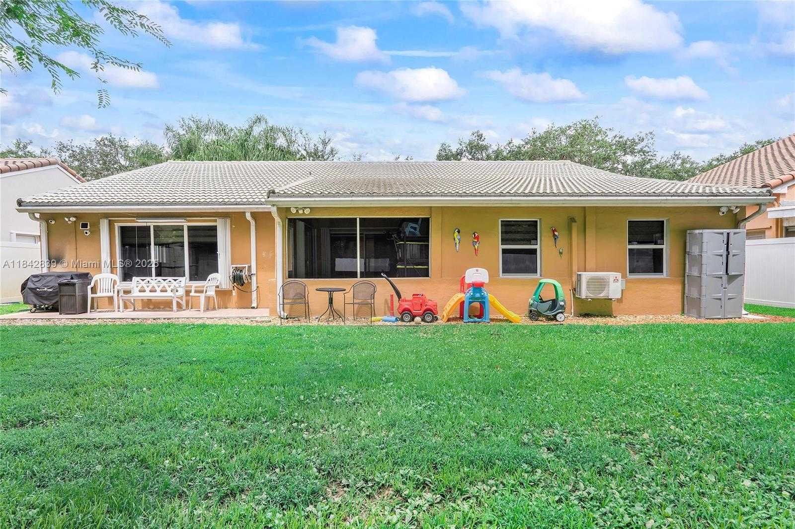Small Image of 1841 SOUTH WEST 124TH WAY, Miramar Number 34