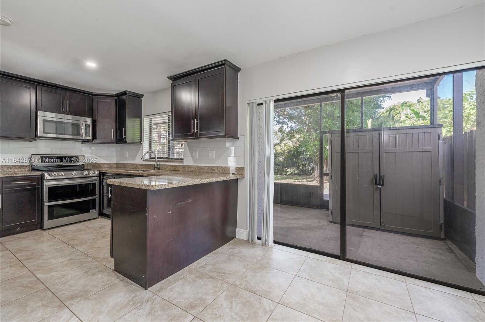 Small Image of 3930 SOUTH WEST 82ND TER, Davie Number 17