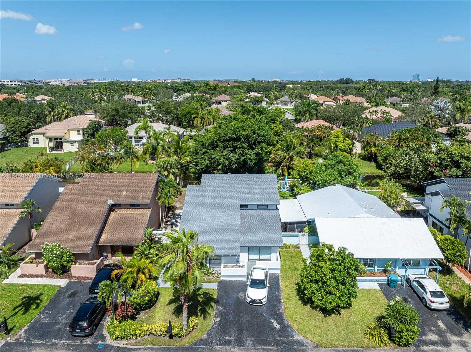 Small Image of 3930 SOUTH WEST 82ND TER, Davie Number 2