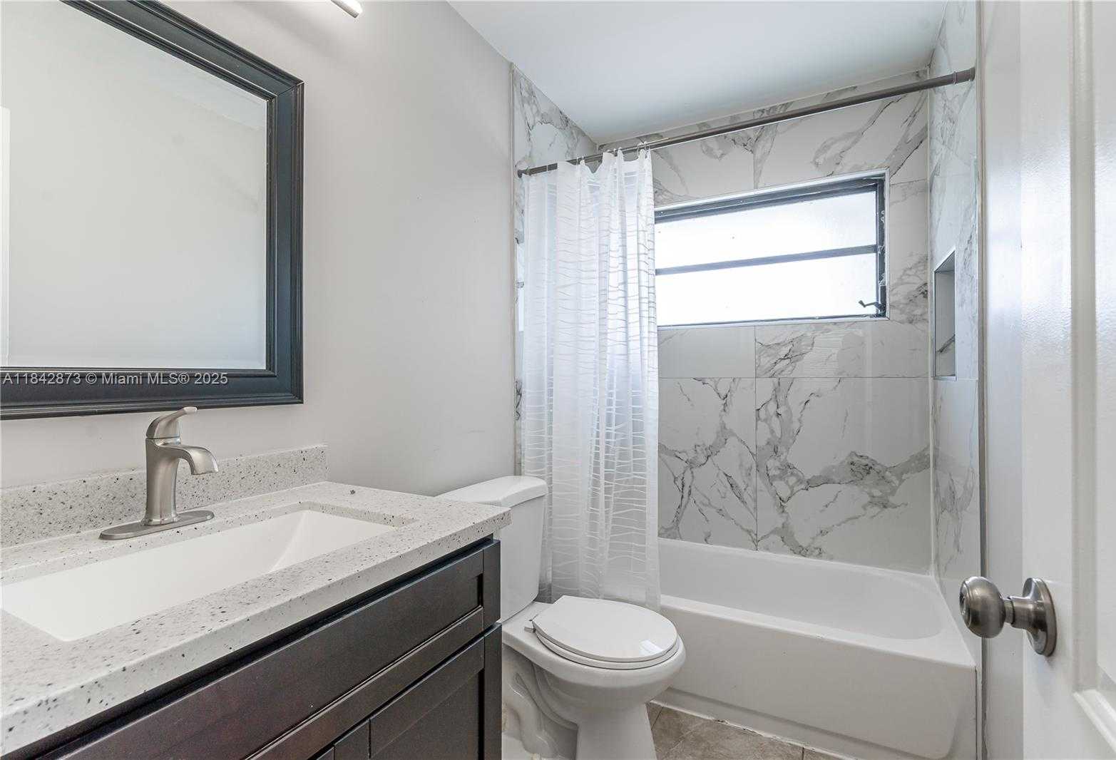 Small Image of 3930 SOUTH WEST 82ND TER, Davie Number 23