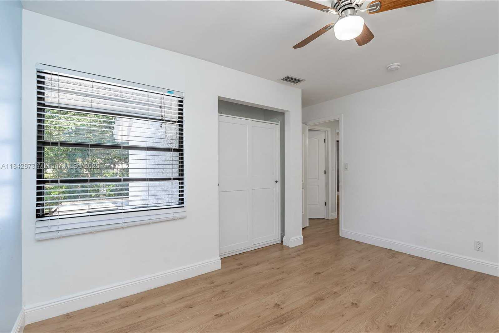 Small Image of 3930 SOUTH WEST 82ND TER, Davie Number 26