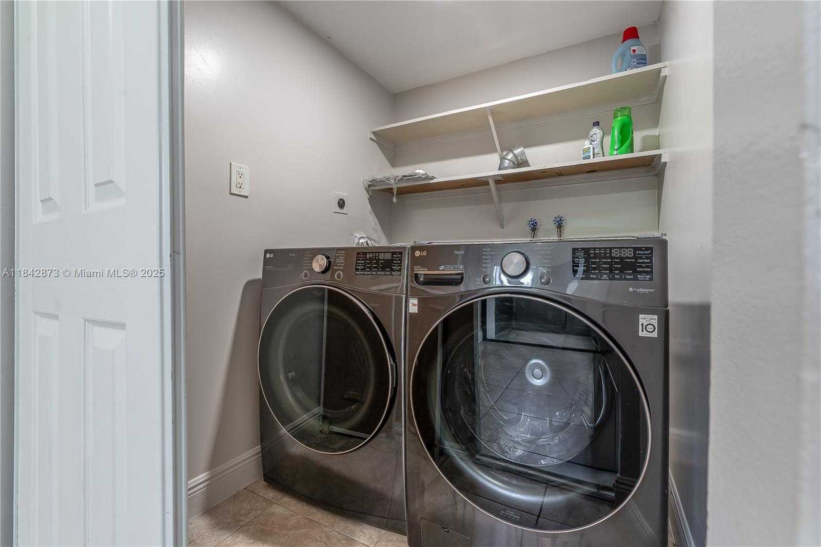 Small Image of 3930 SOUTH WEST 82ND TER, Davie Number 27