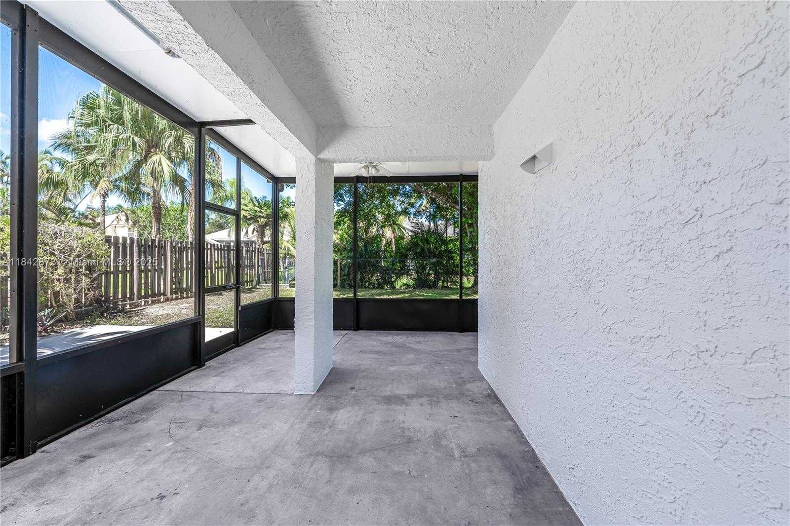 Small Image of 3930 SOUTH WEST 82ND TER, Davie Number 29
