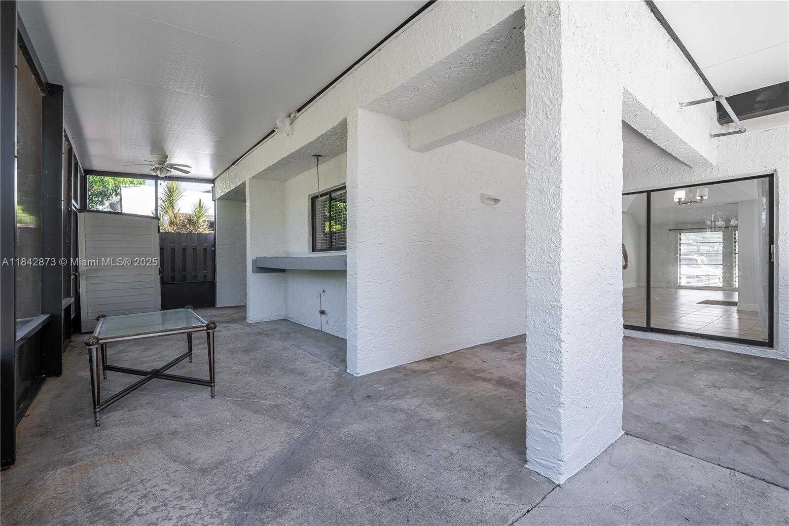 Small Image of 3930 SOUTH WEST 82ND TER, Davie Number 30
