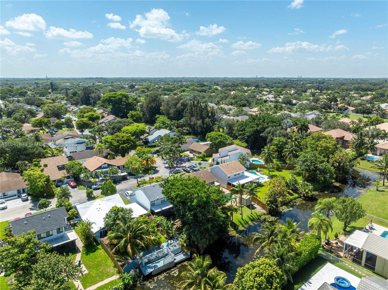 Small Image of 3930 SOUTH WEST 82ND TER, Davie Number 35