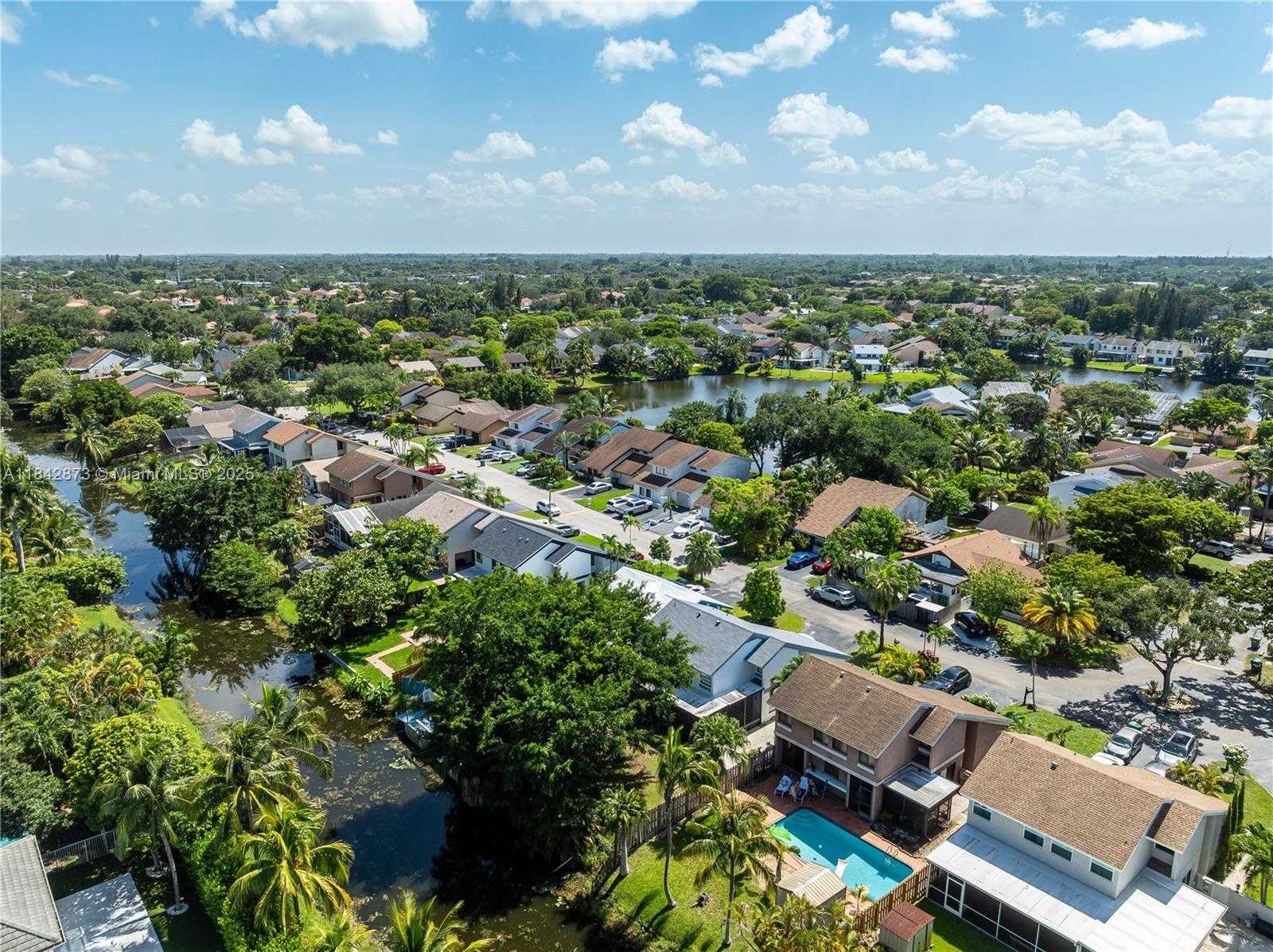 Small Image of 3930 SOUTH WEST 82ND TER, Davie Number 36