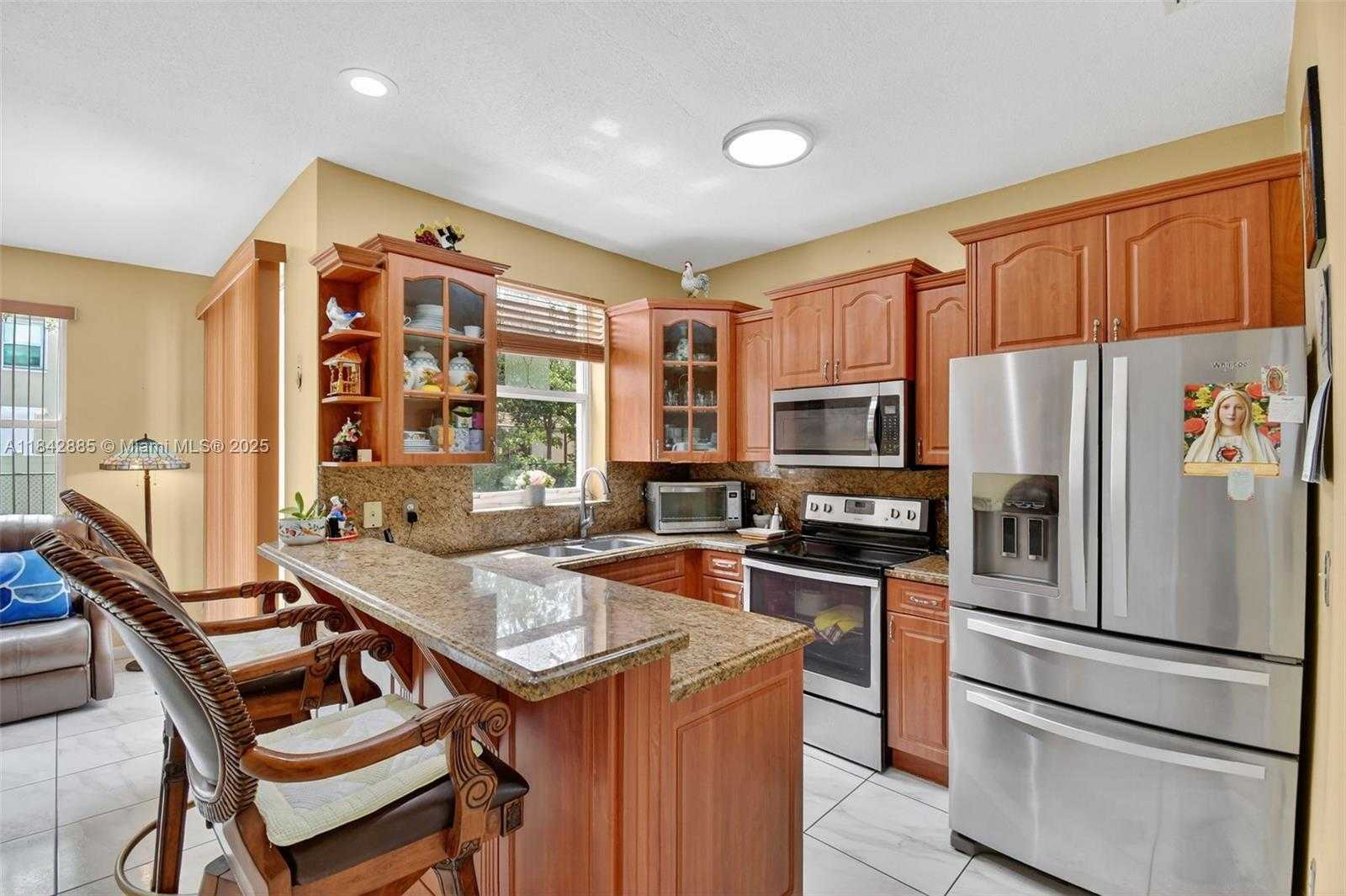 Small Image of 347 NORTH WEST 153RD LN, Pembroke Pines Number 14