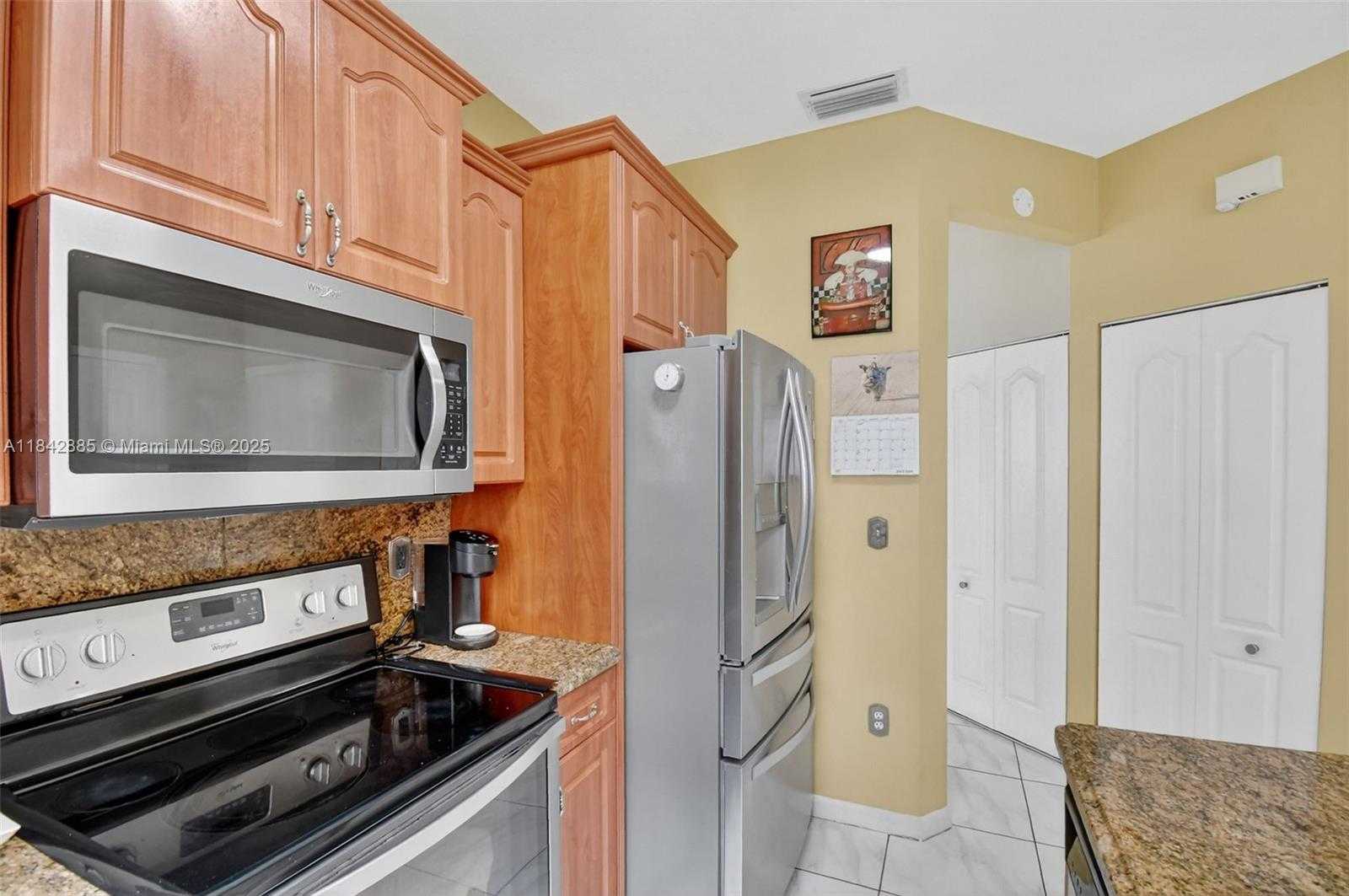 Small Image of 347 NORTH WEST 153RD LN, Pembroke Pines Number 16