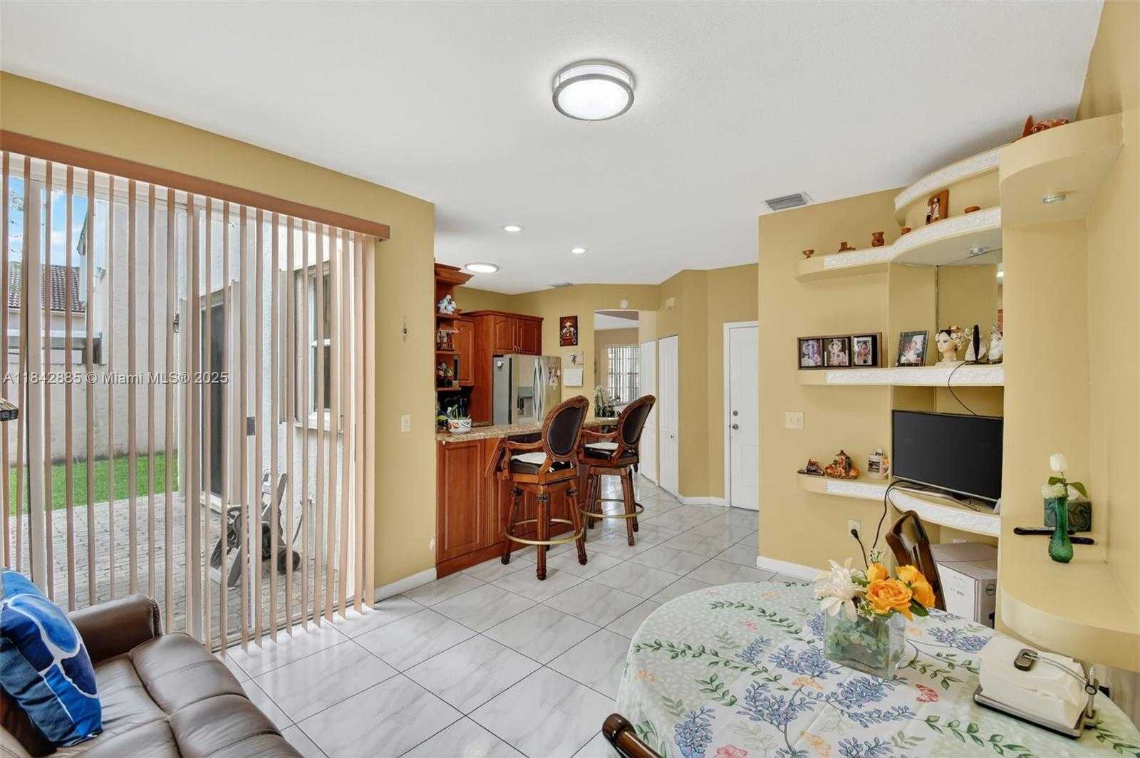 Small Image of 347 NORTH WEST 153RD LN, Pembroke Pines Number 18