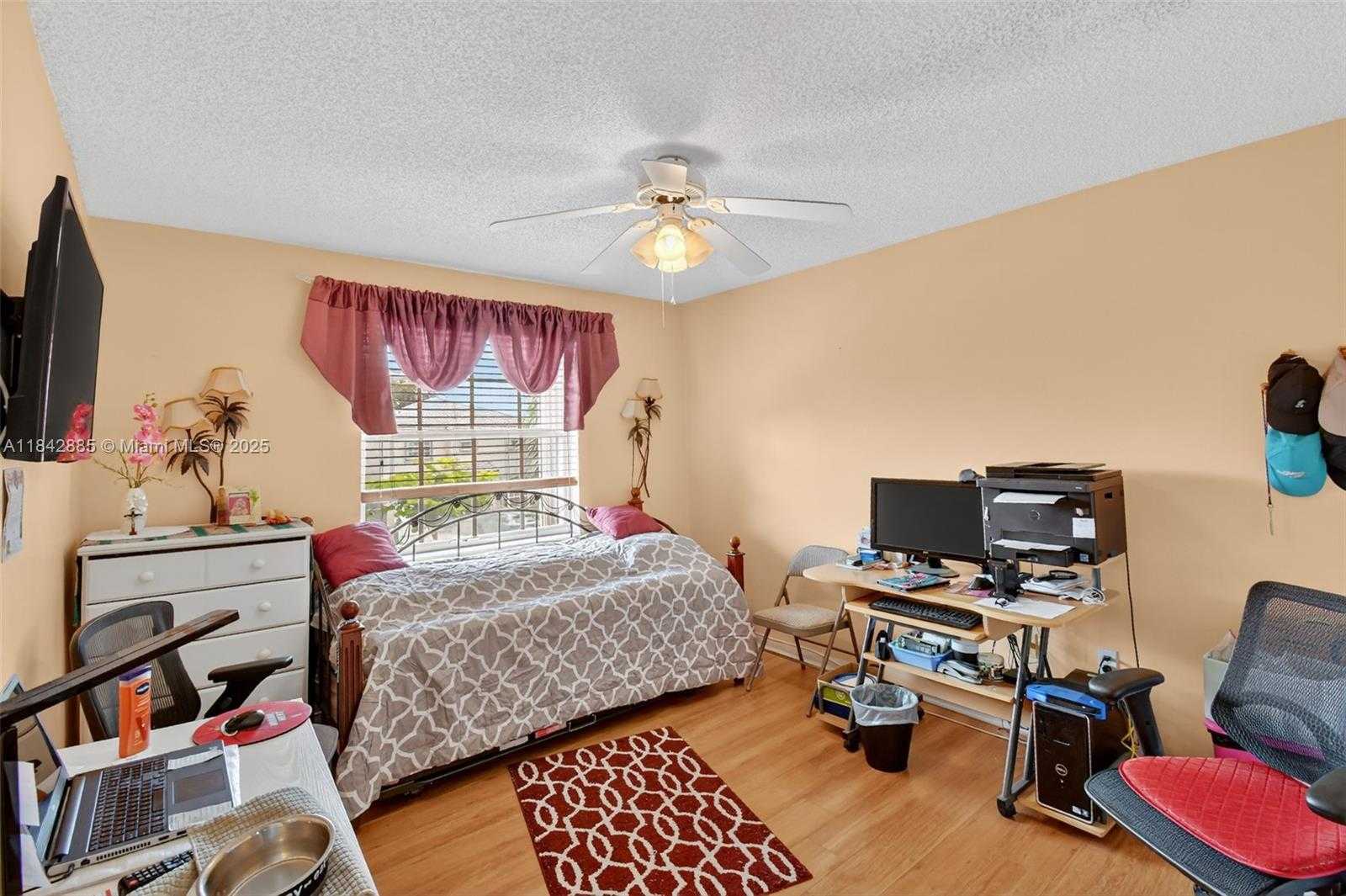 Small Image of 347 NORTH WEST 153RD LN, Pembroke Pines Number 30