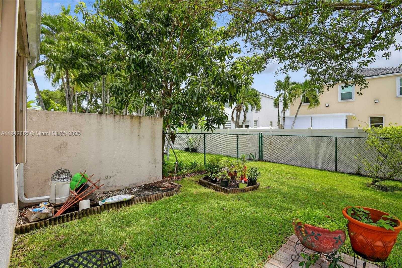 Small Image of 347 NORTH WEST 153RD LN, Pembroke Pines Number 37