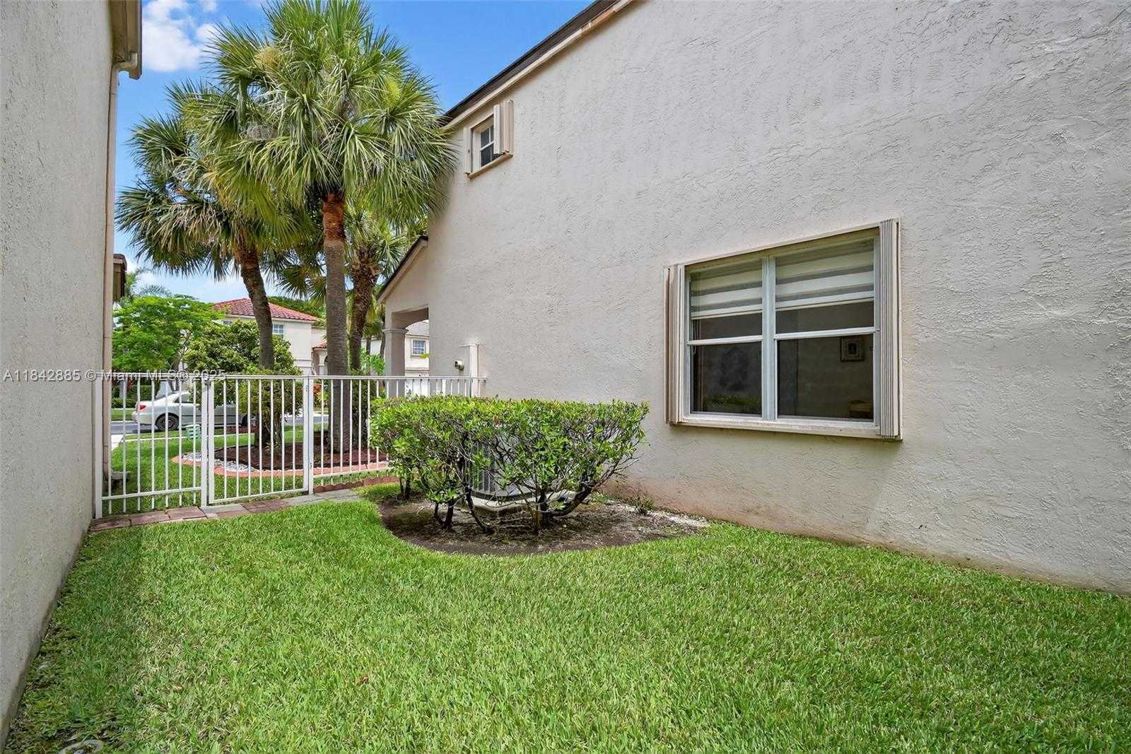 Small Image of 347 NORTH WEST 153RD LN, Pembroke Pines Number 40