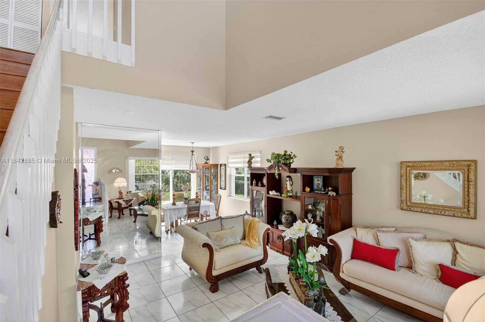 Small Image of 347 NORTH WEST 153RD LN, Pembroke Pines Number 6