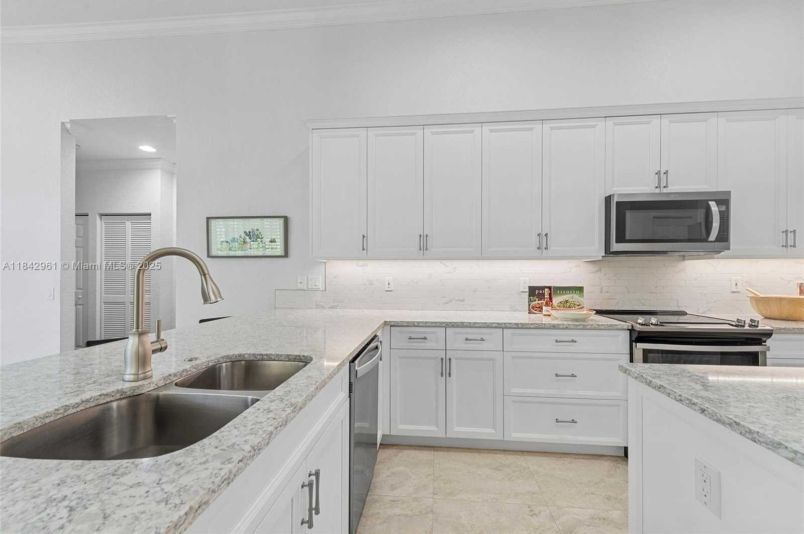 Small Image of 2530 HUNTERS RUN WAY, Weston Number 14