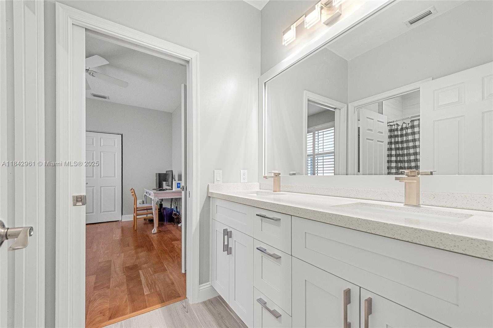 Small Image of 2530 HUNTERS RUN WAY, Weston Number 26