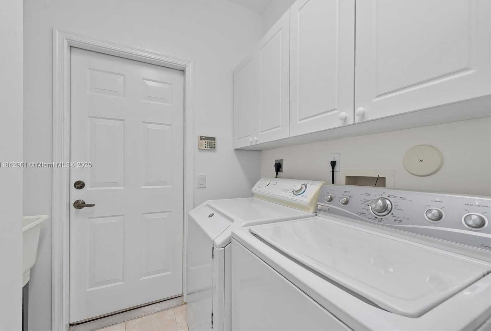 Small Image of 2530 HUNTERS RUN WAY, Weston Number 28