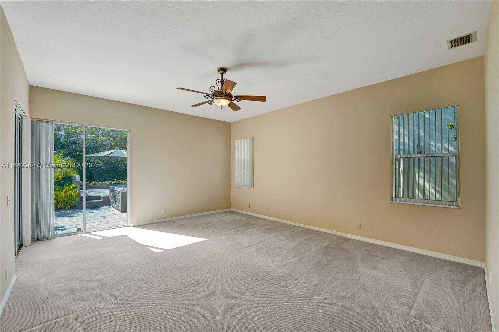 Small Image of 260 MONTCLAIRE DR, Weston Number 16