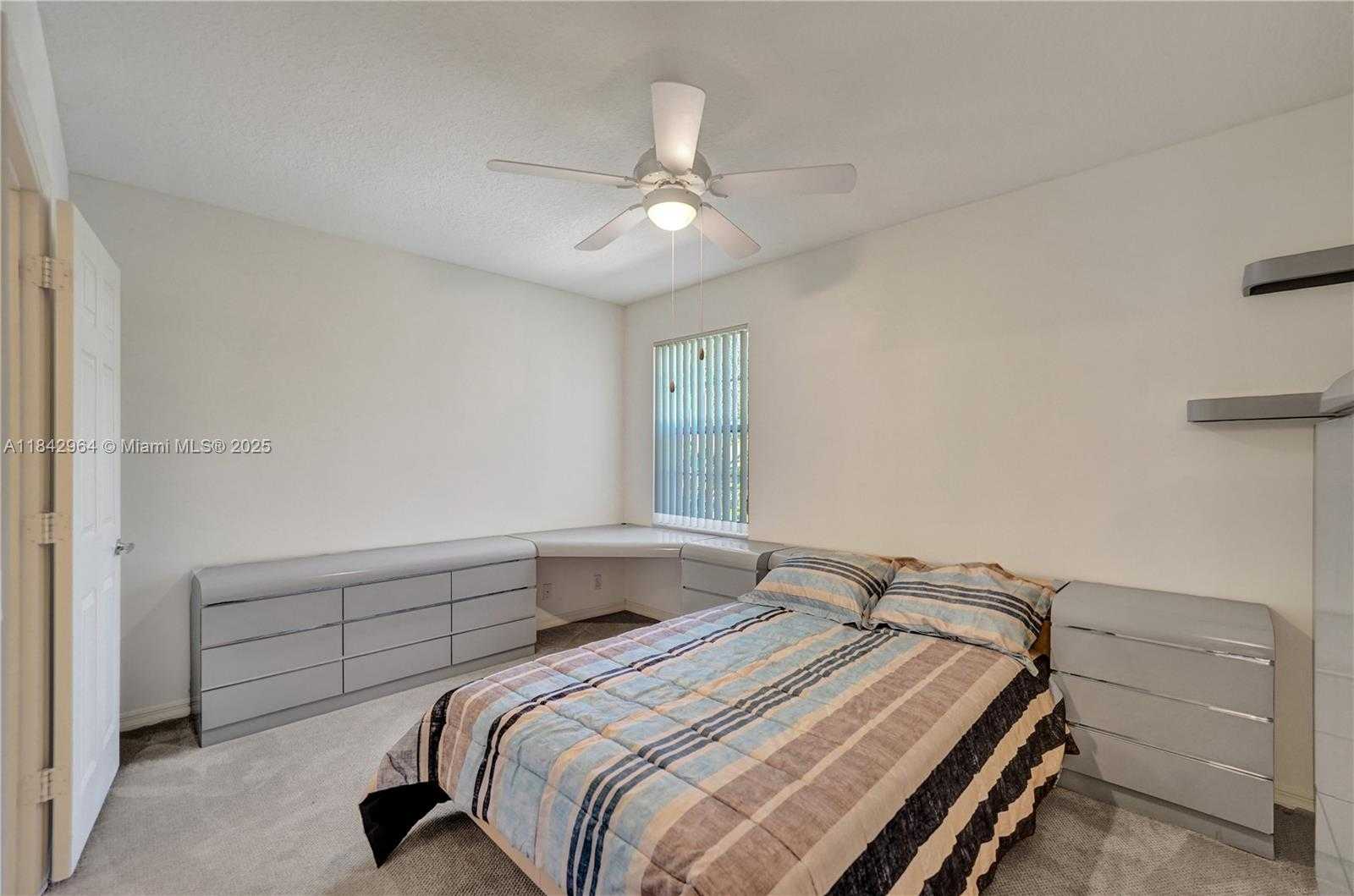 Small Image of 260 MONTCLAIRE DR, Weston Number 27
