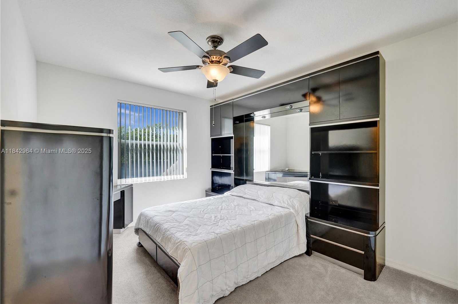 Small Image of 260 MONTCLAIRE DR, Weston Number 31