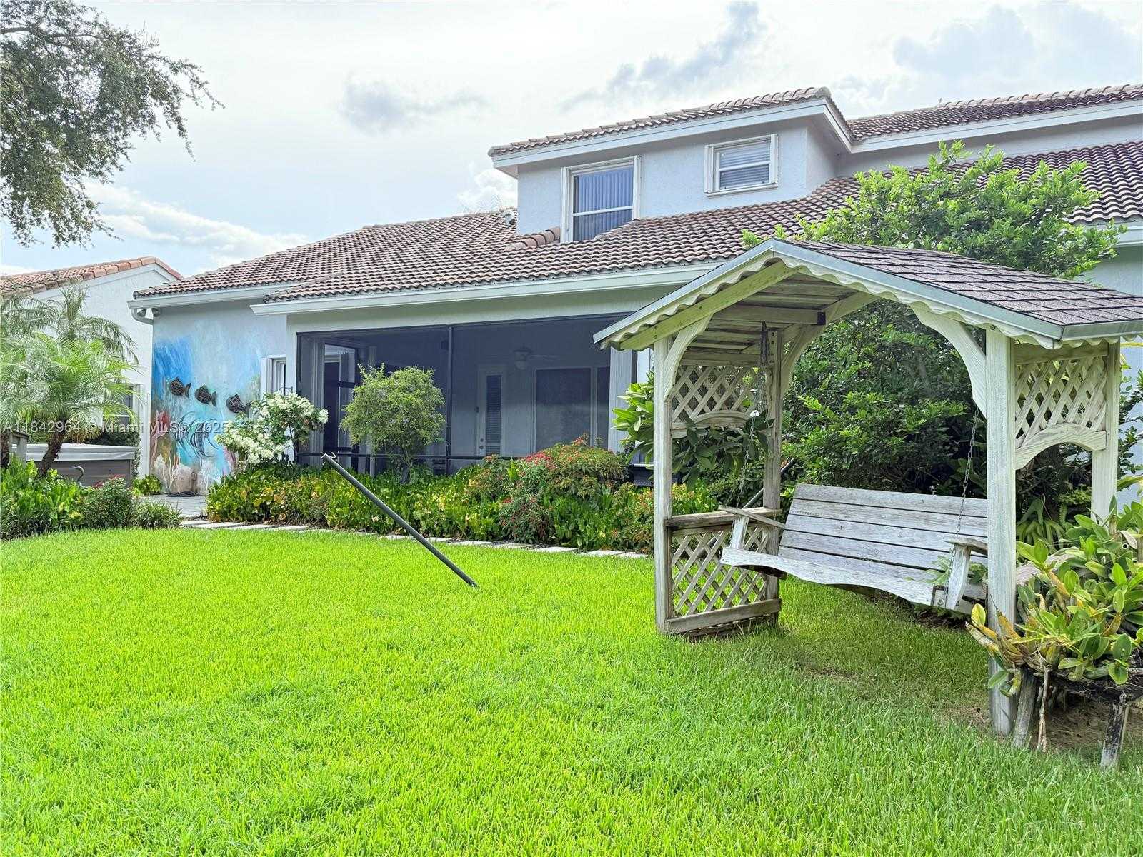 Small Image of 260 MONTCLAIRE DR, Weston Number 38