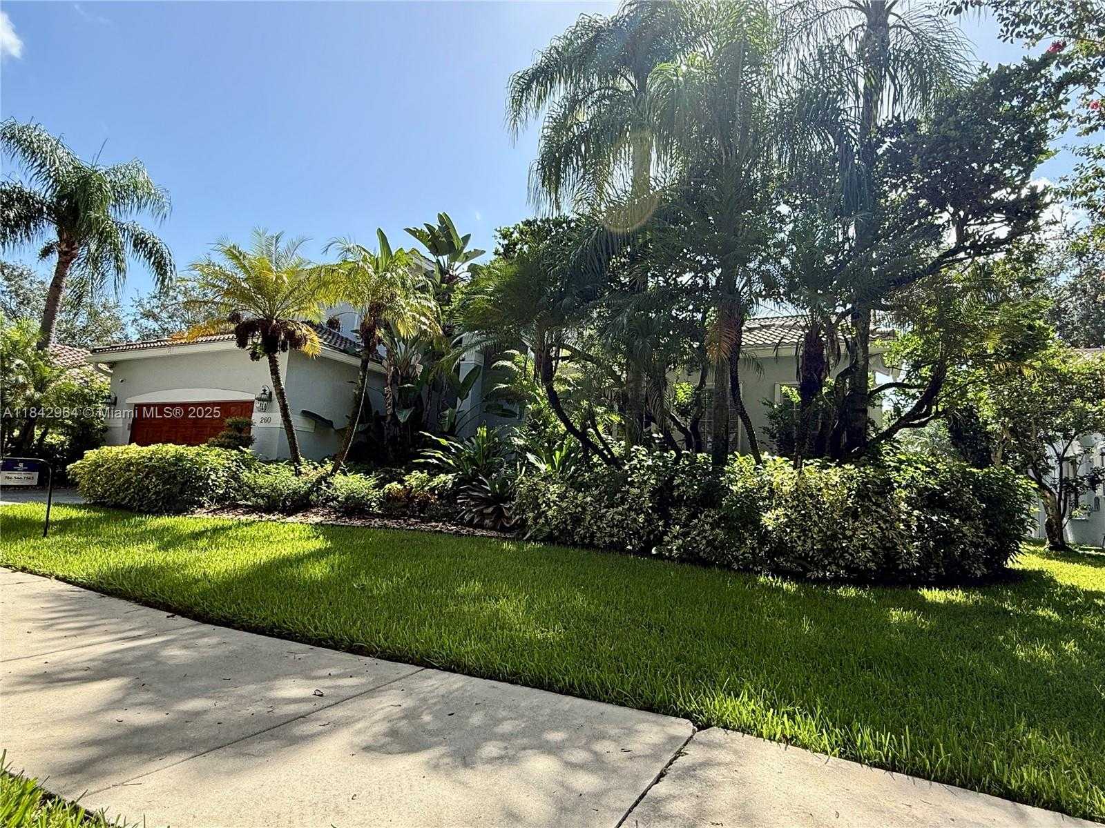 Small Image of 260 MONTCLAIRE DR, Weston Number 4