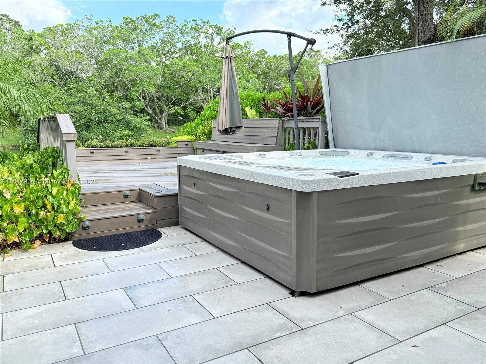 Small Image of 260 MONTCLAIRE DR, Weston Number 42