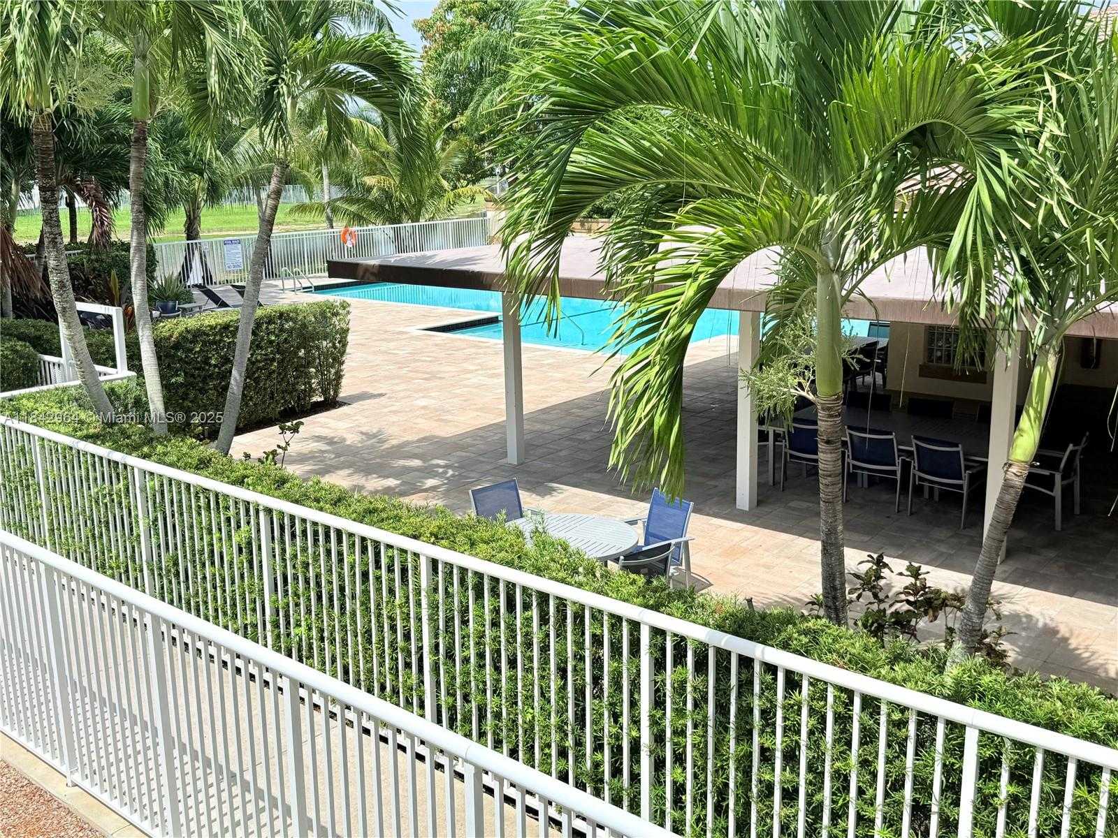 Small Image of 260 MONTCLAIRE DR, Weston Number 45
