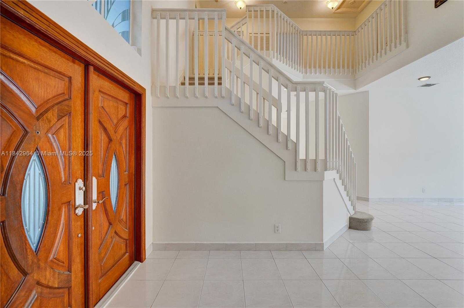 Small Image of 260 MONTCLAIRE DR, Weston Number 8