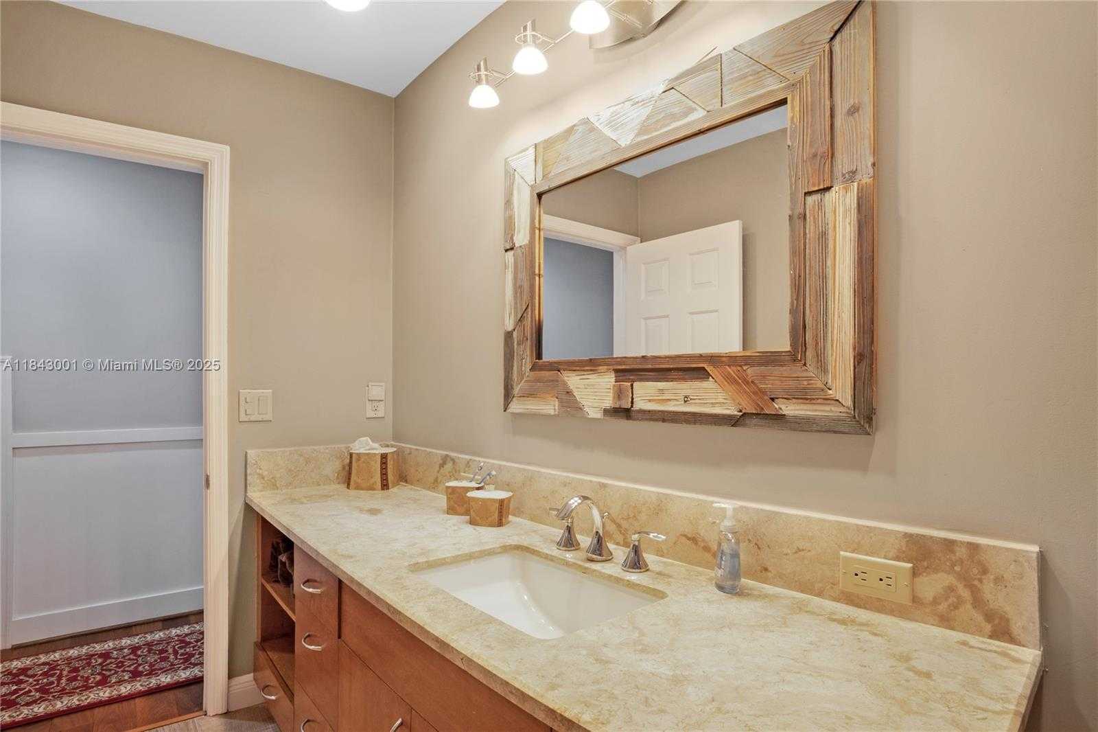 Small Image of 1031 SOUTH WEST 91ST AVE, Plantation Number 28