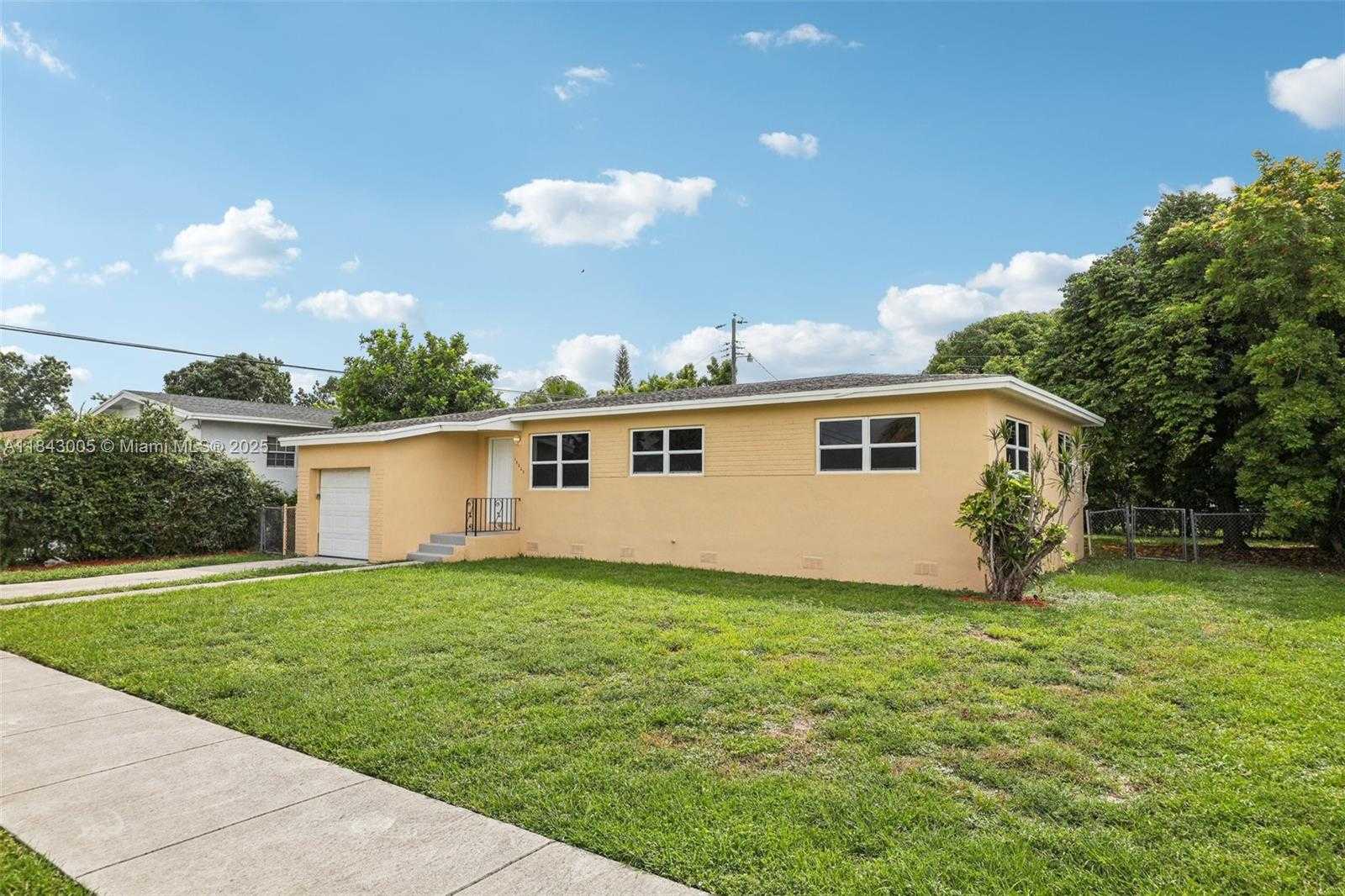 Small Image of 18025 NORTH WEST 6TH AVE, Miami Gardens Number 3