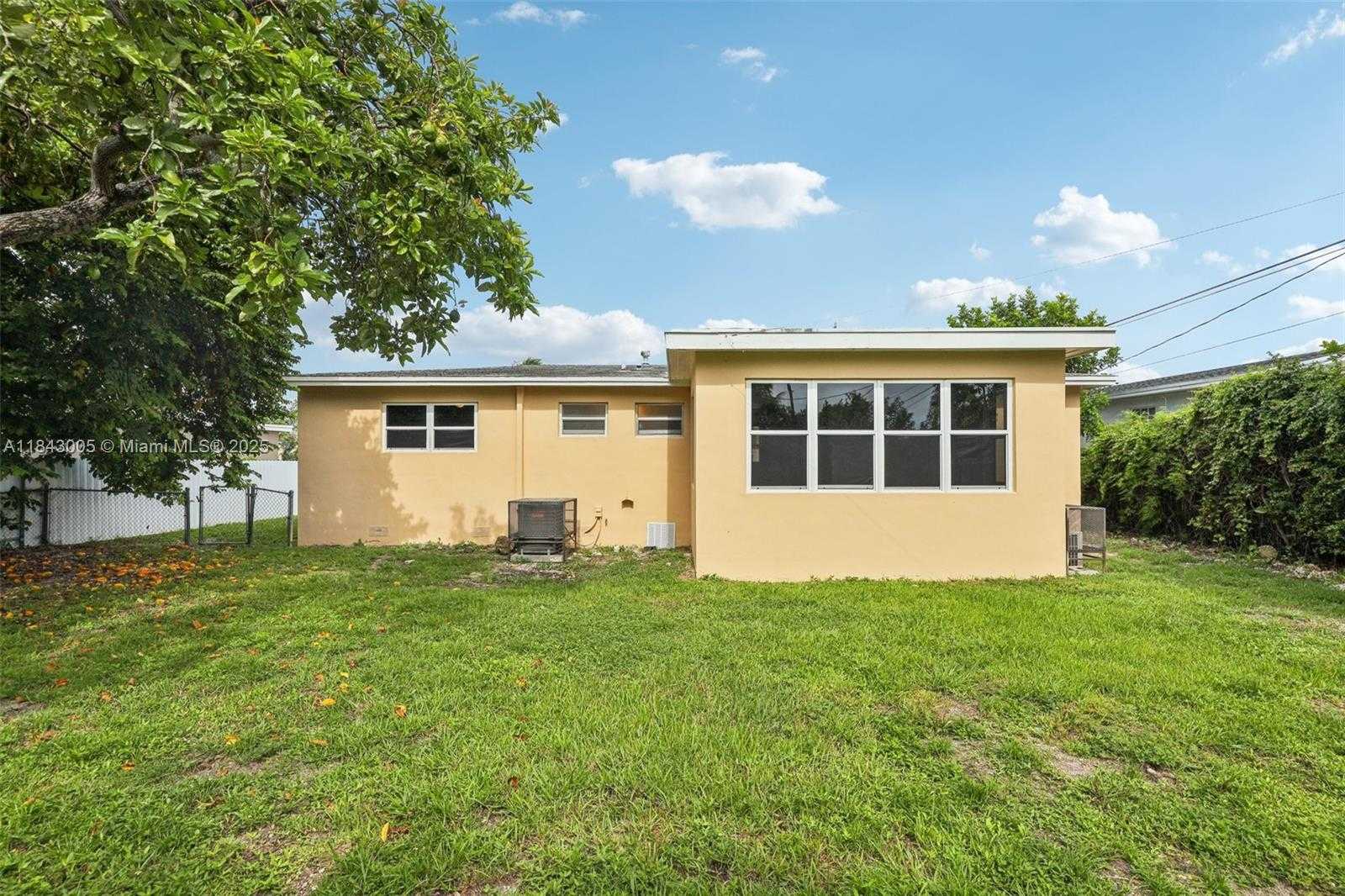 Small Image of 18025 NORTH WEST 6TH AVE, Miami Gardens Number 38