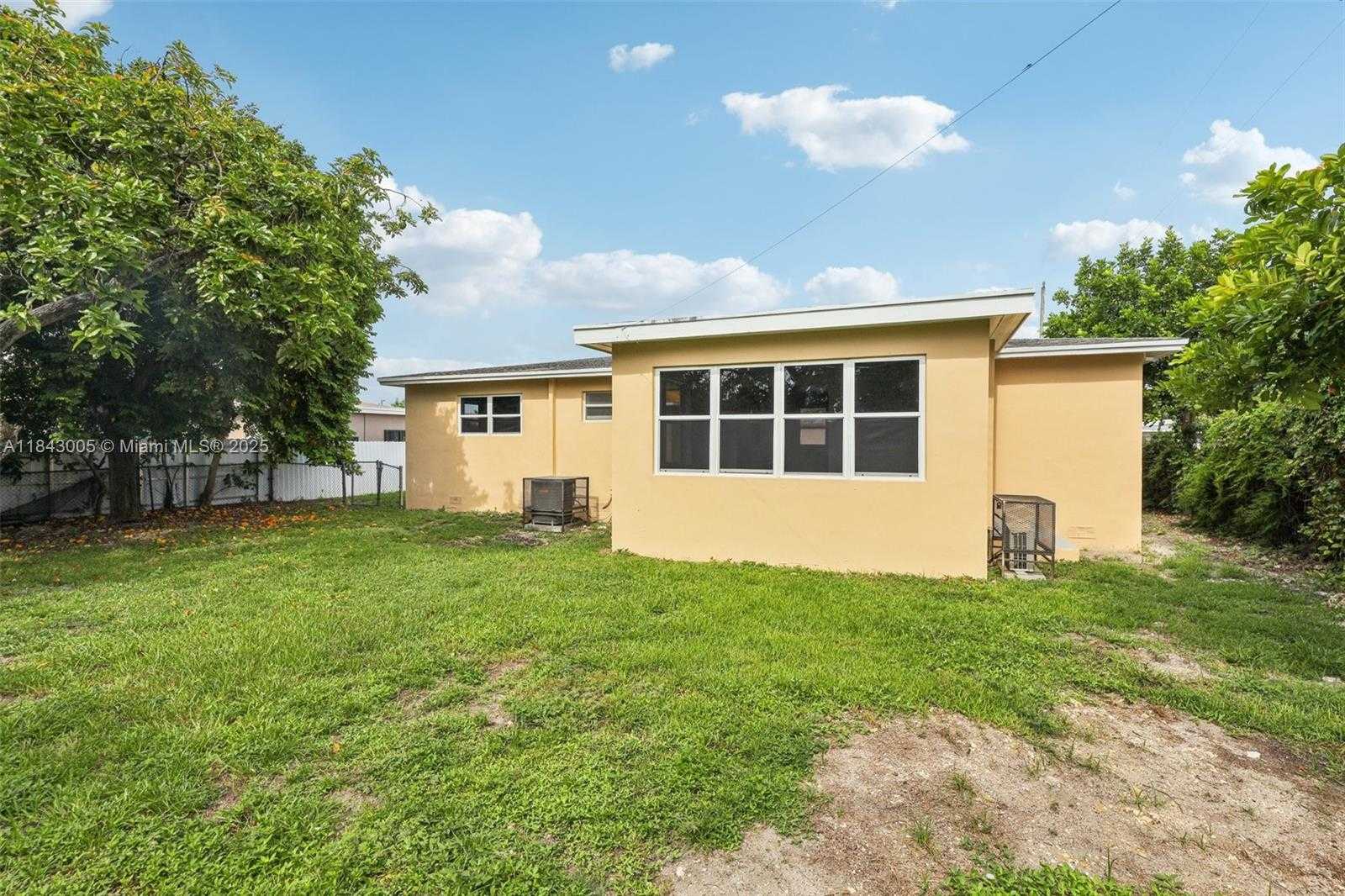 Small Image of 18025 NORTH WEST 6TH AVE, Miami Gardens Number 39
