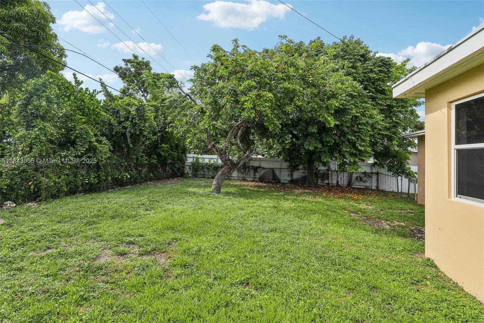 Small Image of 18025 NORTH WEST 6TH AVE, Miami Gardens Number 41