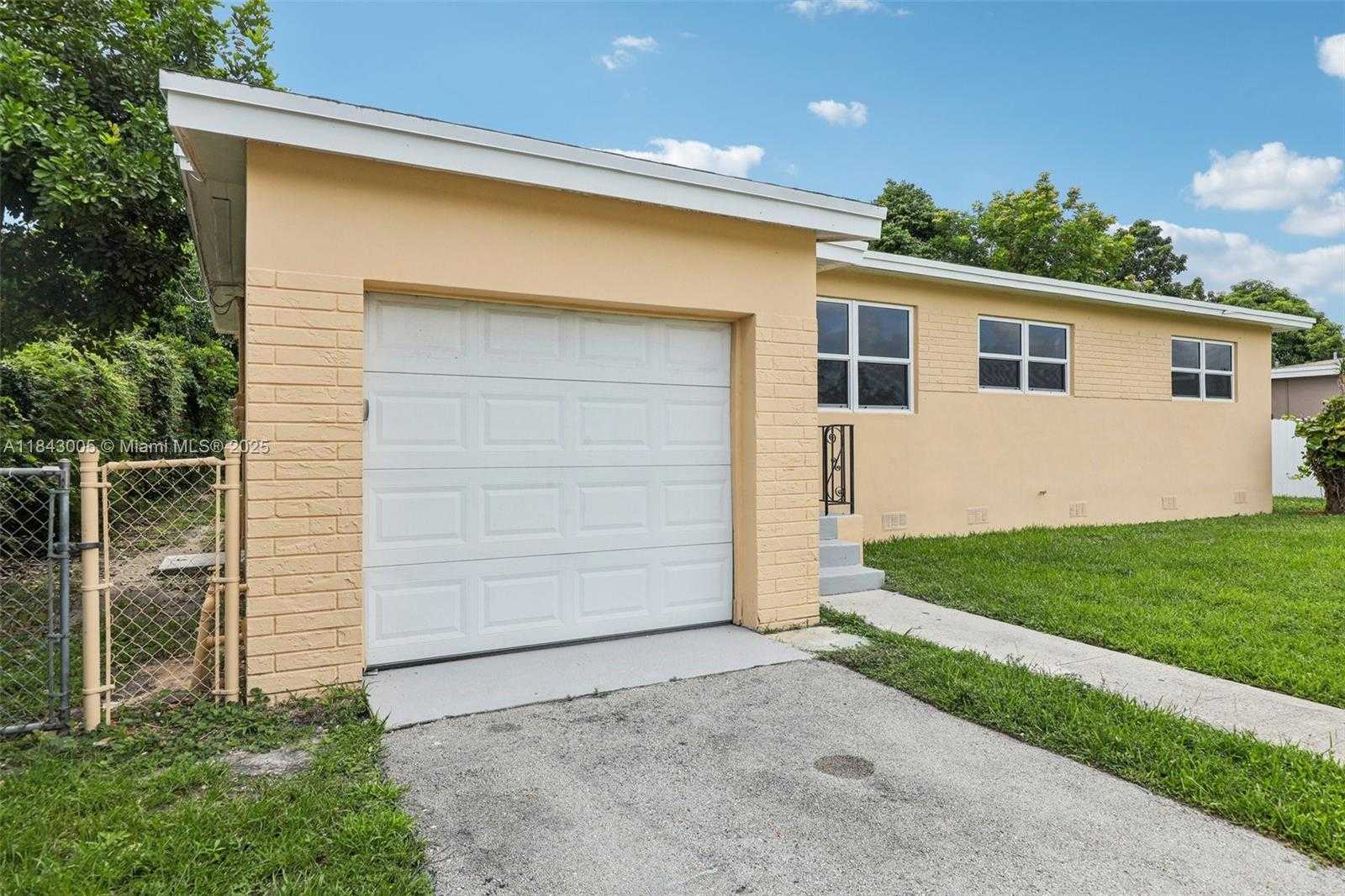 Small Image of 18025 NORTH WEST 6TH AVE, Miami Gardens Number 5