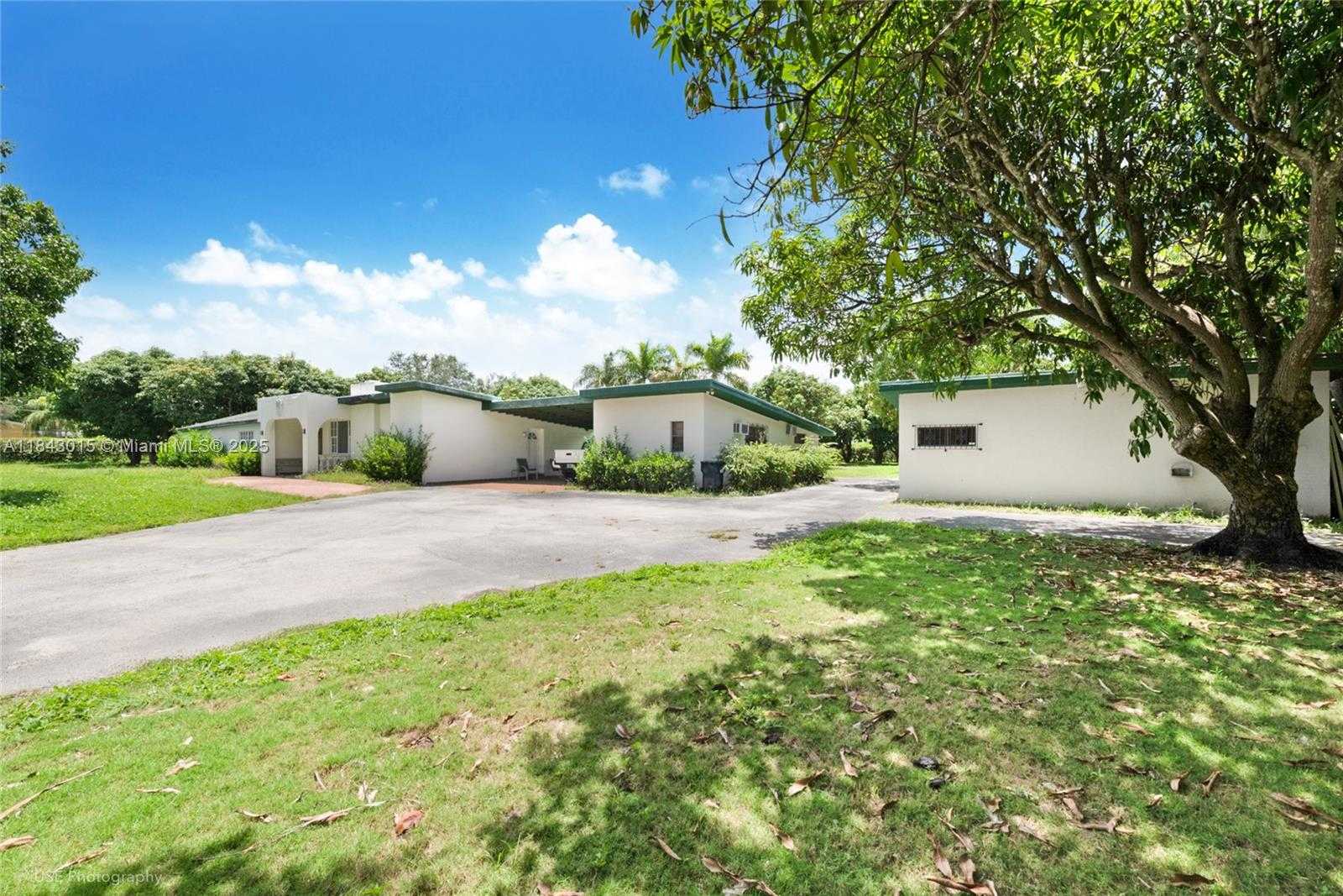 Small Image of 8000 SOUTH WEST 184TH ST, Cutler Bay Number 12