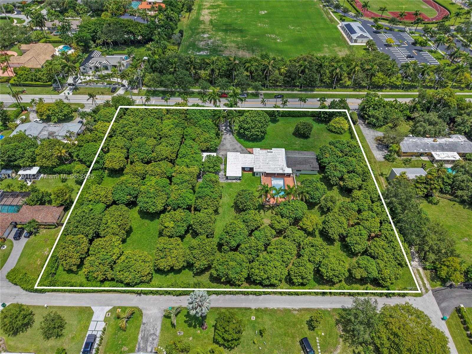 Small Image of 8000 SOUTH WEST 184TH ST, Cutler Bay Number 2
