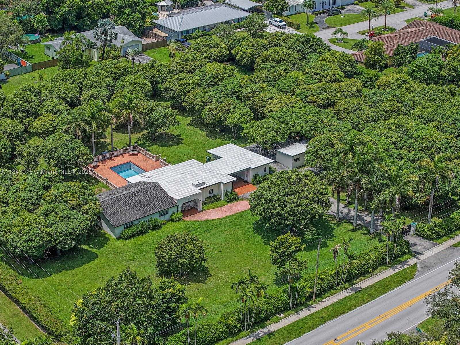 Small Image of 8000 SOUTH WEST 184TH ST, Cutler Bay Number 23