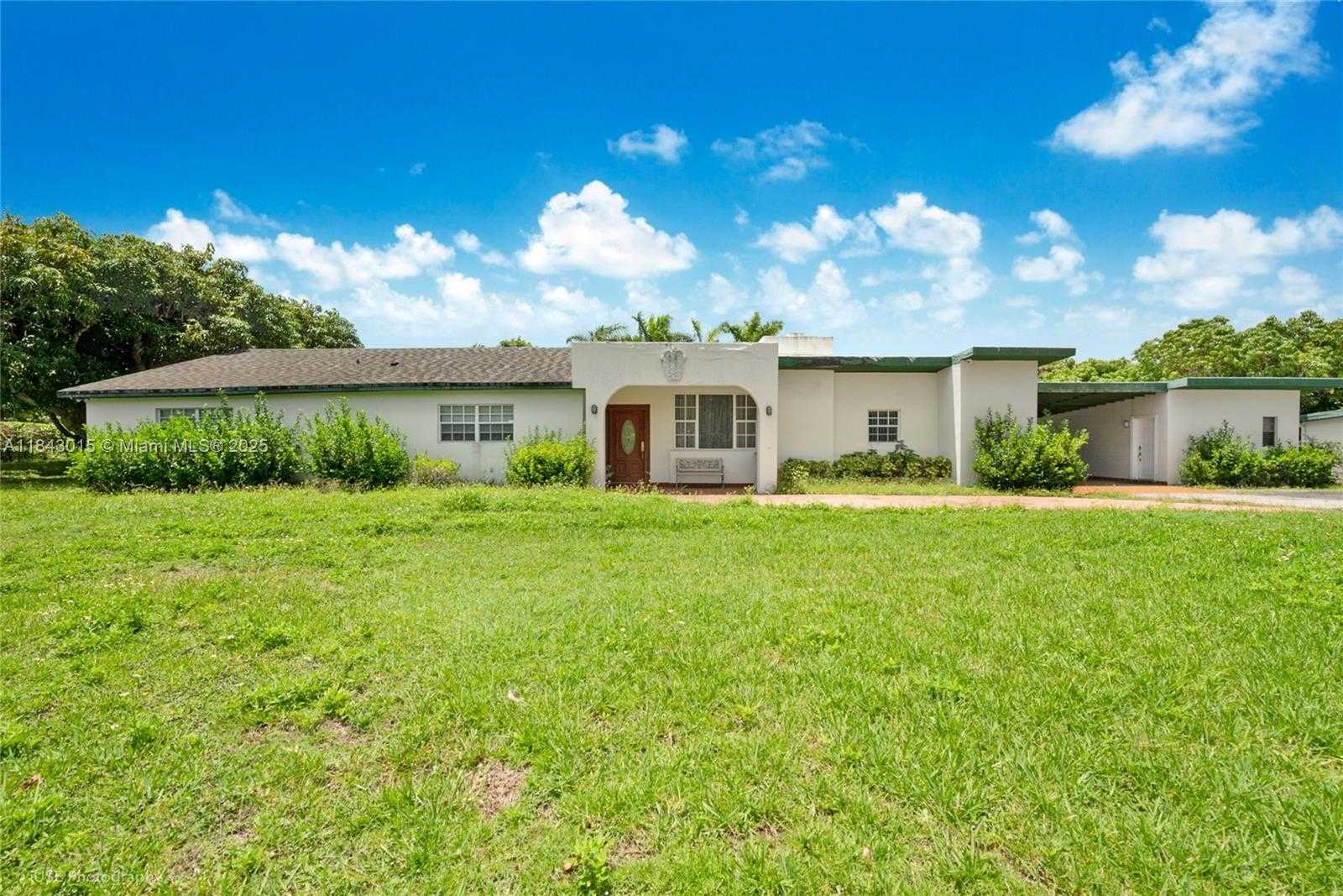 Small Image of 8000 SOUTH WEST 184TH ST, Cutler Bay Number 6