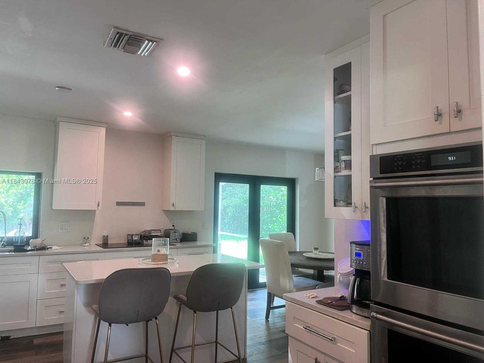 Small Image of 4816 POLK ST, Hollywood Number 3